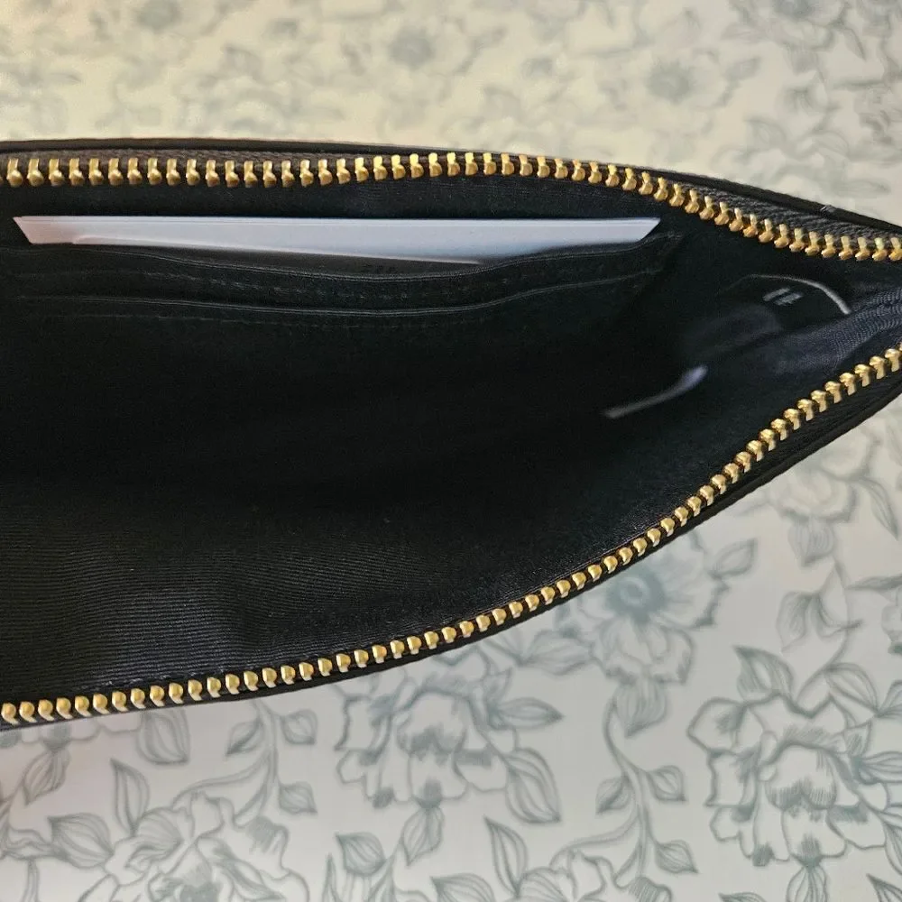NWT Coach Corner Zip Leather Wristlet | Black